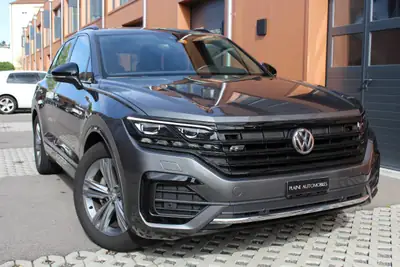 VW Touareg 3.0 TDI R-Line — SUV premium diesel, attelage 3500 kg, peu kilométré — arrière