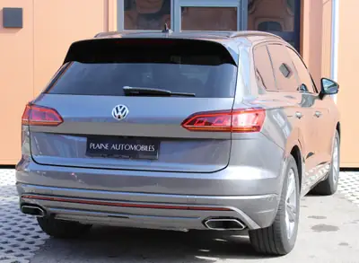 VW Touareg 3.0 TDI R-Line — SUV premium diesel, attelage 3500 kg, peu kilométré — détail