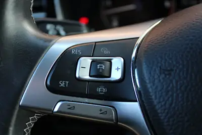 VW Touareg 3.0 TDI R-Line — SUV premium diesel, attelage 3500 kg, peu kilométré — Miniature 11