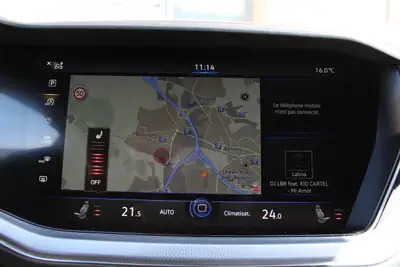VW Touareg 3.0 TDI R-Line — SUV premium diesel, attelage 3500 kg, peu kilométré — Miniature 17