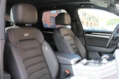 VW Touareg 3.0 TDI R-Line — SUV premium diesel, attelage 3500 kg, peu kilométré — Miniature 26