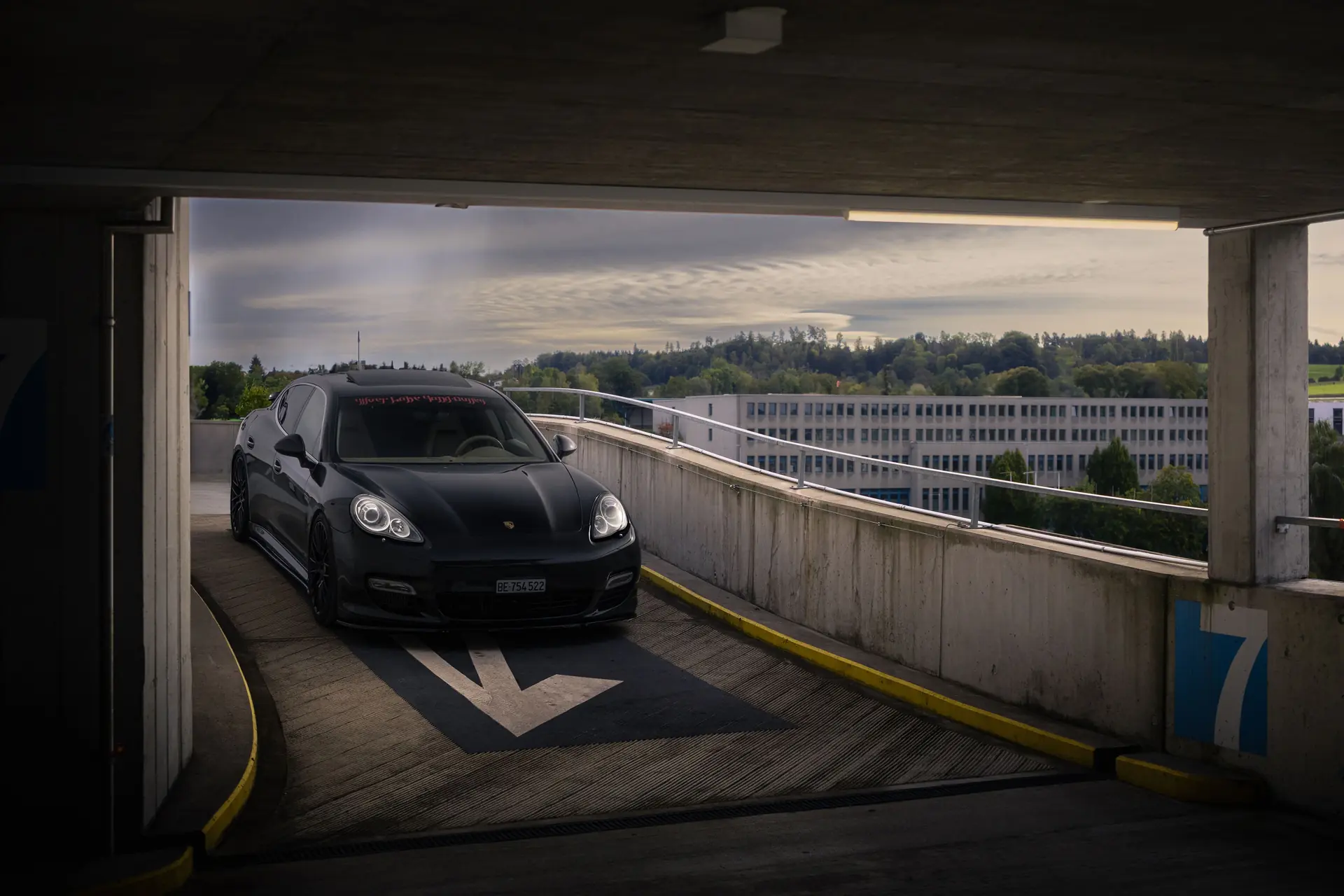 Porsche Panamera Turbo 4.8 PDK — Moteur + Suspension neufs, Berline de luxe haute performance — vue extérieure