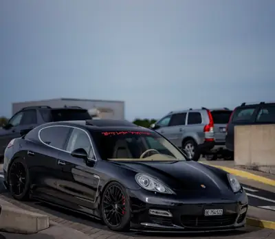 Porsche Panamera Turbo 4.8 PDK — Moteur + Suspension neufs, Berline de luxe haute performance — intérieur