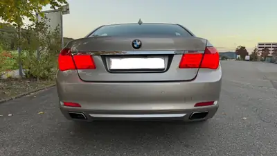 BMW 750i — Berline de prestige 408 ch, révision complète, sans accident — dettaglio