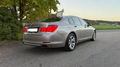 BMW 750i — Berline de prestige 408 ch, révision complète, sans accident — cruscotto