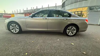 BMW 750i — Berline de prestige 408 ch, révision complète, sans accident — Miniatura 8