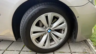 BMW 750i — Berline de prestige 408 ch, révision complète, sans accident — Miniatura 12