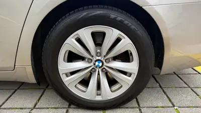 BMW 750i — Berline de prestige 408 ch, révision complète, sans accident — Miniatura 10