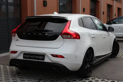 Volvo V40 Sport 200 — Edition collector 1/200, kit Maxton complet, cuir chauffant — tableau de bord