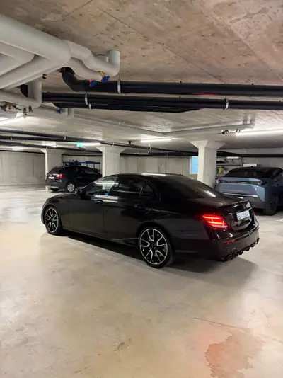Mercedes-Benz E 53 AMG 4Matic — Berline coupée sportive, 435 ch et transmission 9G — Außenansicht