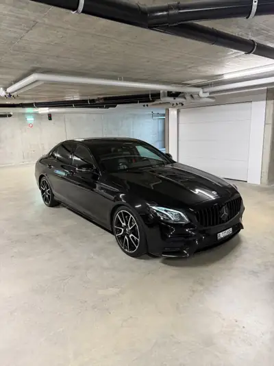 Mercedes-Benz E 53 AMG 4Matic — Berline coupée sportive, 435 ch et transmission 9G — Seitenansicht