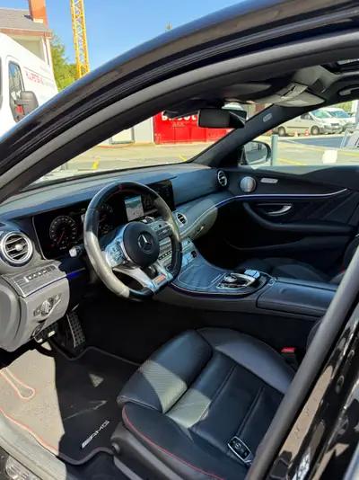Mercedes-Benz E 53 AMG 4Matic — Berline coupée sportive, 435 ch et transmission 9G — Armaturenbrett