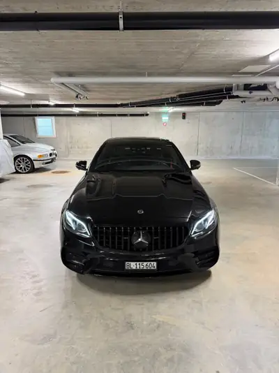 Mercedes-Benz E 53 AMG 4Matic — Berline coupée sportive, 435 ch et transmission 9G — Innenraum