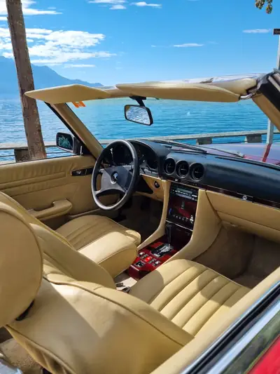 Mercedes-Benz SL 500 R107 Phase 2 — Cabriolet légendaire, 245 ch, histoire automobile — détail