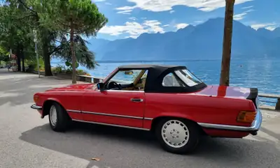 Mercedes-Benz SL 500 R107 Phase 2 — Cabriolet légendaire, 245 ch, histoire automobile — Miniature 9