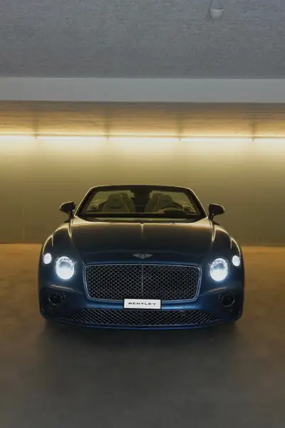 Bentley Continental GTC 6.0 W12 — Cabriolet de luxe, motorisation mythique, état impeccable — côté