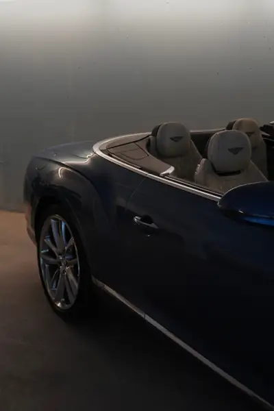 Bentley Continental GTC 6.0 W12 — Cabriolet de luxe, motorisation mythique, état impeccable — tableau de bord