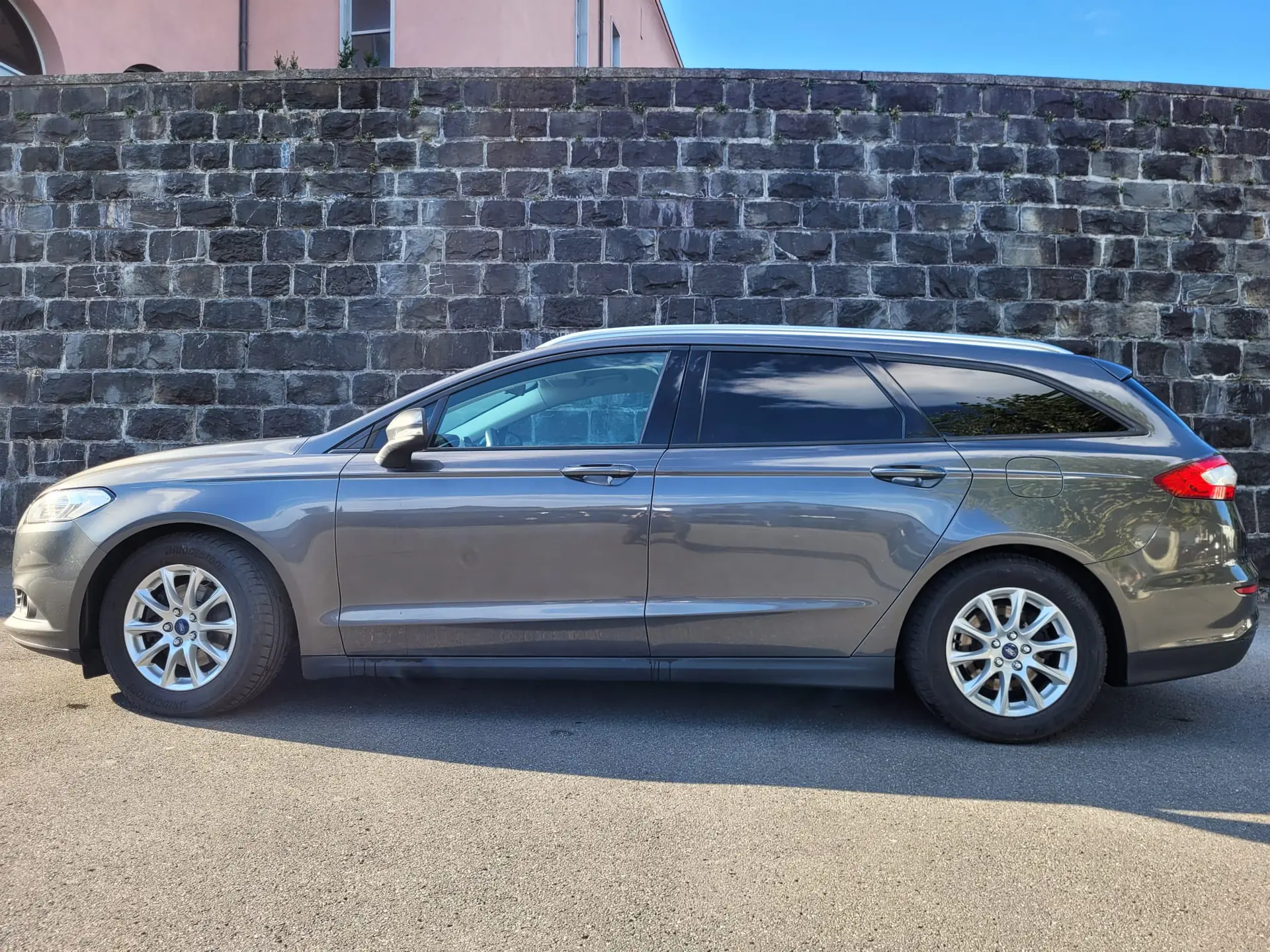 Ford Mondeo Mk5 1.6 TDCi — Break diesel fiable, très bon état, 193'000 km — vue extérieure
