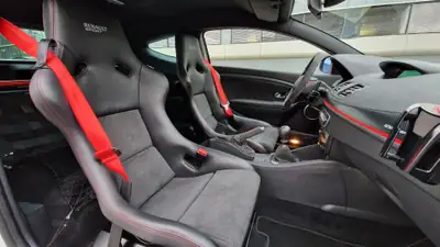 Renault Mégane Coupé 2.0 Turbo RS Trophy-R — Collector 1/250, 275 ch, kilométrage neuf — Miniatura 11