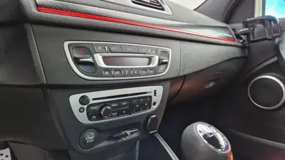 Renault Mégane Coupé 2.0 Turbo RS Trophy-R — Collector 1/250, 275 ch, kilométrage neuf — Miniatura 22