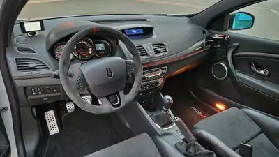 Renault Mégane Coupé 2.0 Turbo RS Trophy-R — Collector 1/250, 275 ch, kilométrage neuf — Miniatura 25