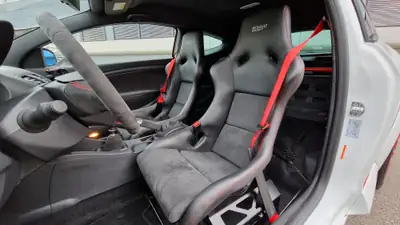 Renault Mégane Coupé 2.0 Turbo RS Trophy-R — Collector 1/250, 275 ch, kilométrage neuf — Miniatura 29