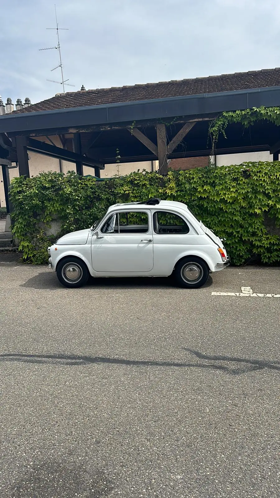 Fiat 500 Vétéran 1970 — Icône automobile vintage, faible kilométrage — vue extérieure