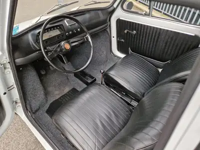 Fiat 500 Vétéran 1970 — Icône automobile vintage, faible kilométrage — tableau de bord