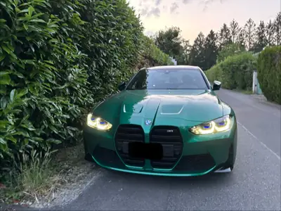 BMW M3 2021 — Berline haute performance boîte manuelle Isle of Man Green — Außenansicht