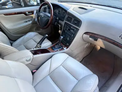 Volvo S60 2.5T AWD Kinetic — Berline premium suédoise, traction intégrale et 210 ch — Miniatur 7