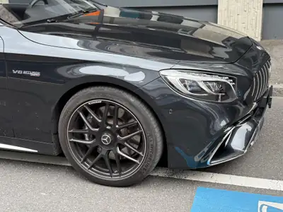 Mercedes-Benz S 63 AMG Cabriolet 4Matic — 612 ch, décapotable de prestige, 27'000 km — côté