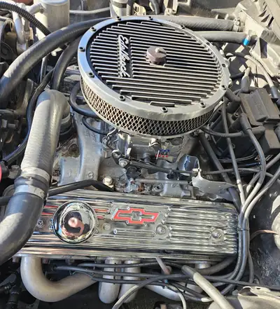 Oldsmobile Cutlass 1987 — Coupé américain légendaire, moteur V8 imposant — Miniature 16