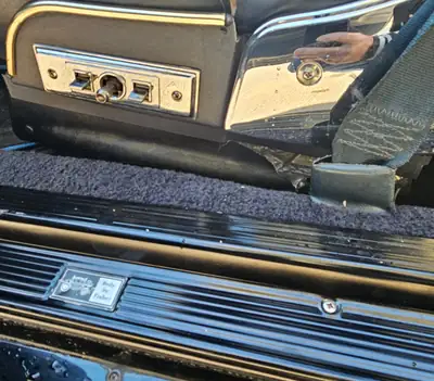 Oldsmobile Cutlass 1987 — Coupé américain légendaire, moteur V8 imposant — Miniature 19