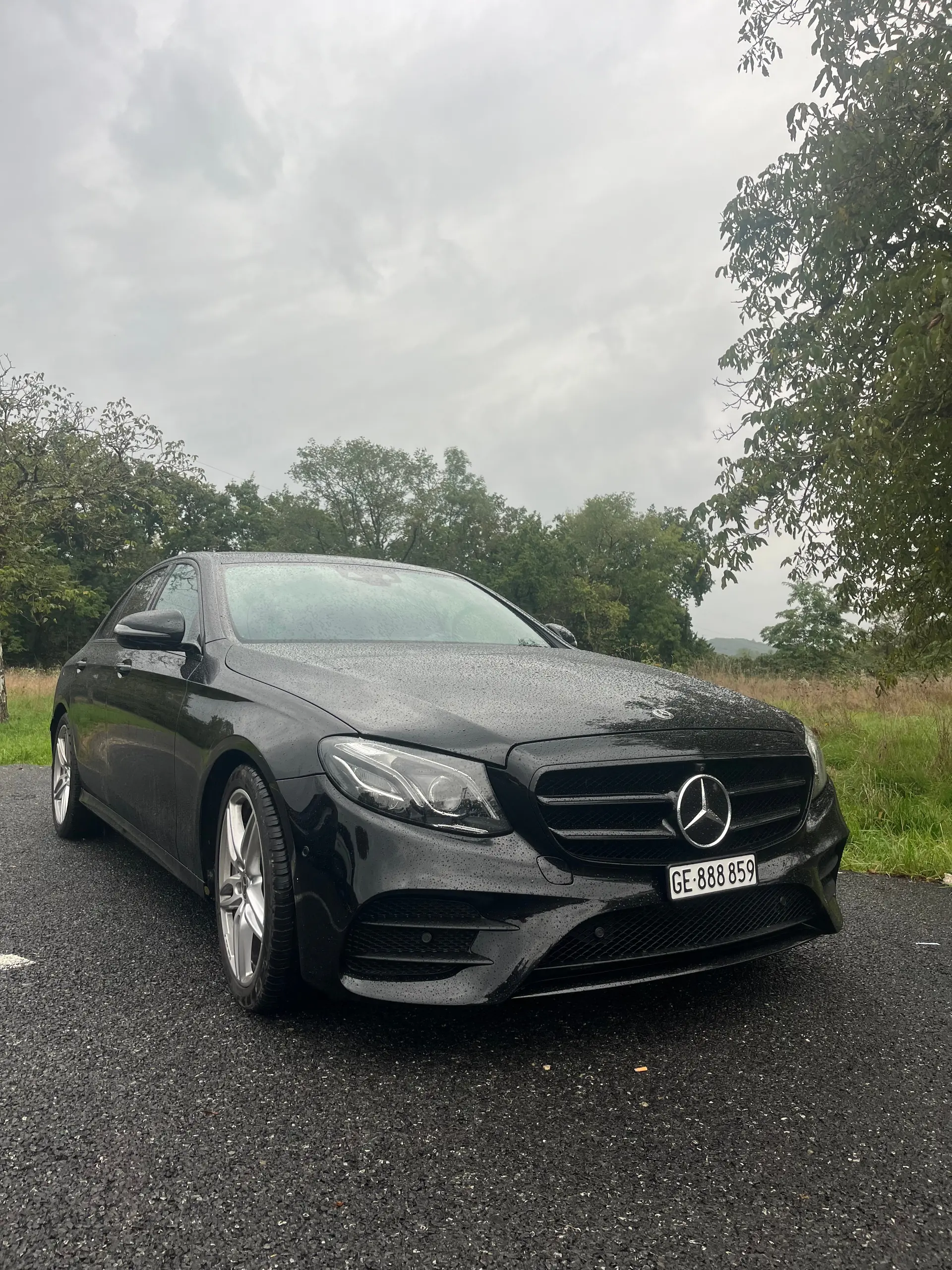 Mercedes-Benz E 220 d AMG Line 4Matic — Berline de prestige, diesel performant, 151'000 km