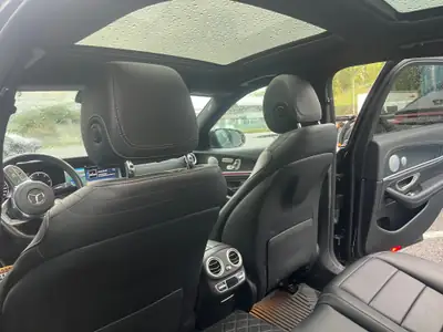 Mercedes-Benz E 220 d AMG Line 4Matic — Berline de prestige, diesel performant, 151'000 km — fianco
