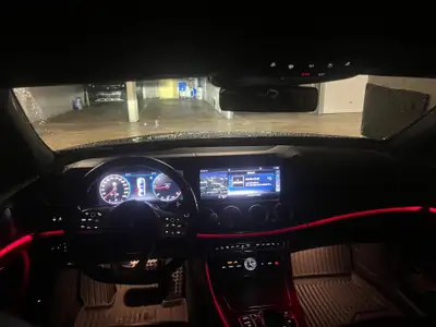 Mercedes-Benz E 220 d AMG Line 4Matic — Berline de prestige, diesel performant, 151'000 km — interni