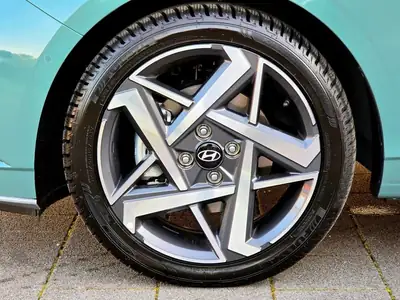 Hyundai i20 1.0 T-GDi Vertex DCT — Citadine urbaine dynamique, très peu kilométrée — Miniatura 19