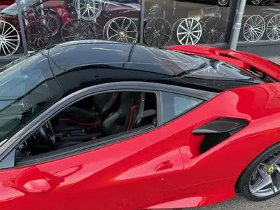 Ferrari F8 Tributo 2020 — 720 ch de pur plaisir, kilométrage modéré — dashboard
