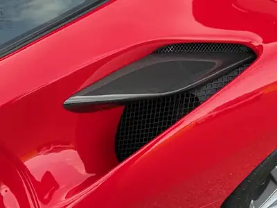Ferrari F8 Tributo 2020 — 720 ch de pur plaisir, kilométrage modéré — Thumbnail 11