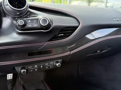 Ferrari F8 Tributo 2020 — 720 ch de pur plaisir, kilométrage modéré — Thumbnail 14