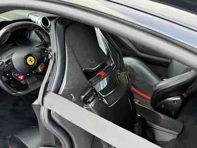 Ferrari F8 Tributo 2020 — 720 ch de pur plaisir, kilométrage modéré — Thumbnail 18