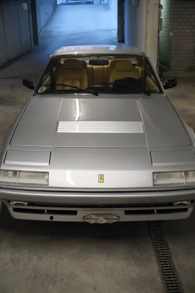 Ferrari 412 1987 — Chef-d'œuvre Gran Turismo, 325 ch et élégance intemporelle — vista posteriore