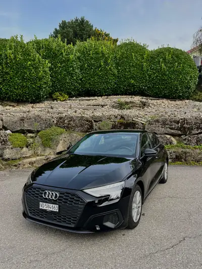 Audi A3 Sportback 35 TFSI — Berline compacte hybride légère, 68'000 km seulement — exterior view