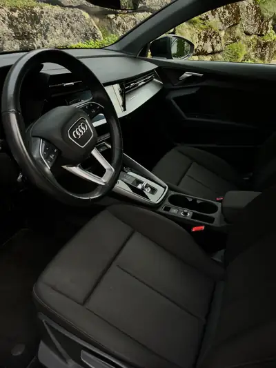 Audi A3 Sportback 35 TFSI — Berline compacte hybride légère, 68'000 km seulement — rear view