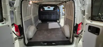 Mercedes-Benz Vito 116 CDI 4x4 — Utilitaire robuste, faible kilométrage et transmission automatique — interni