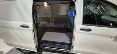 Mercedes-Benz Vito 116 CDI 4x4 — Utilitaire robuste, faible kilométrage et transmission automatique — cruscotto