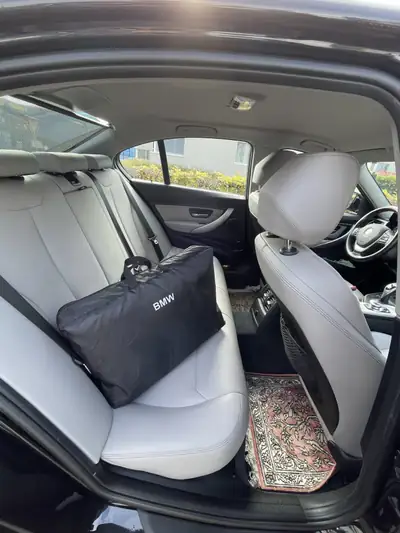 BMW 335i Sport Line 2012 — Berline sportive premium, état impeccable, 120'000 km — Miniature 11