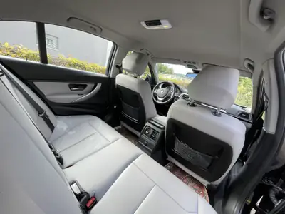 BMW 335i Sport Line 2012 — Berline sportive premium, état impeccable, 120'000 km — Miniature 13