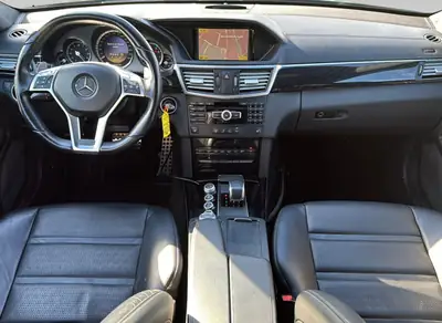 Mercedes-Benz E 63 AMG — Berline sport légendaire, 525 ch et expertise récente — Thumbnail 11