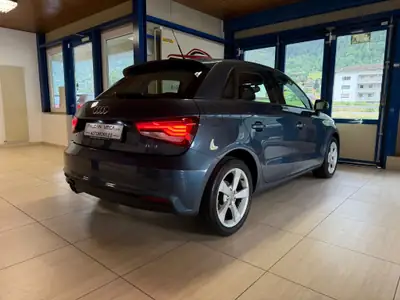 Audi A1 Sportback 1.4 TFSI S-tronic — Citadine dynamique, garantie 12 mois — Miniature 9